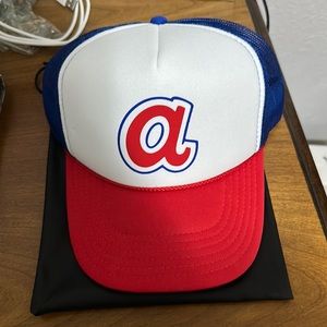 Atlanta braves hat worn once to a game! Excellent condition